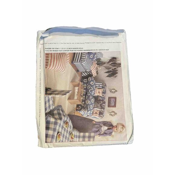 McCALLS 8140 Sewing Pattern Furniture For Barbie Dolls NEW UNCUT Loveseat, Chair - Picture 3 of 3